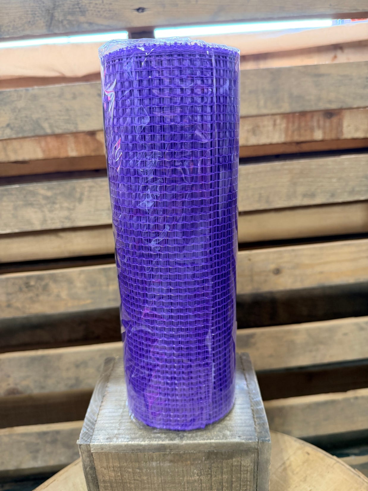 10"X10YD HORIZONTAL WIDE STRIPE MESH - PURPLE  - RE890023