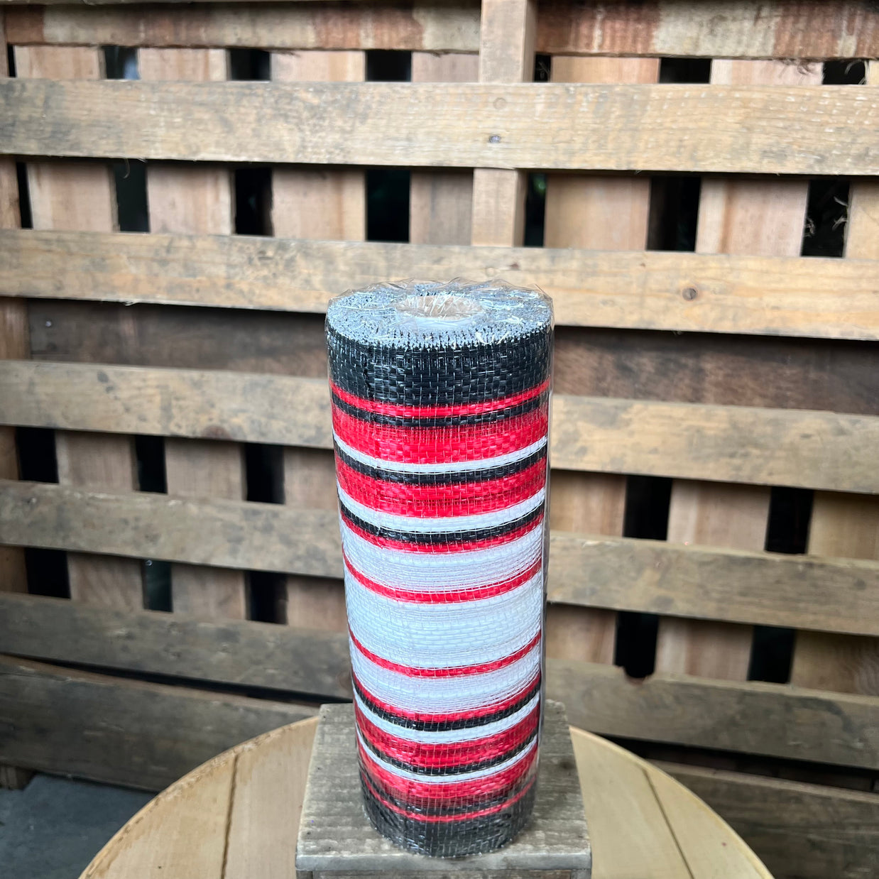 10" x 10Y Vertical ombre stripe mesh - RE13862M