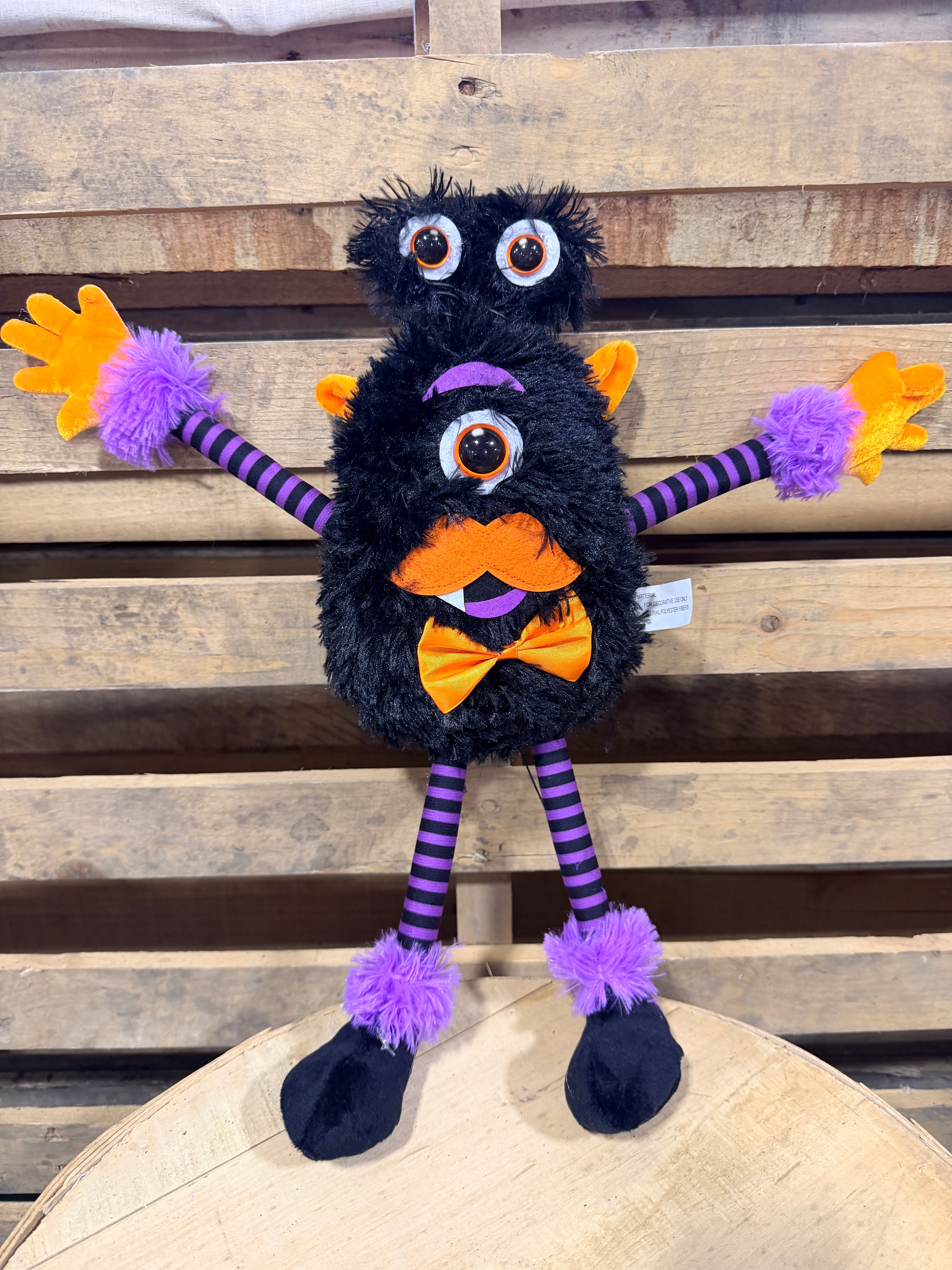 15.25 Plush monster with bowtie wreath attachment - HH403966