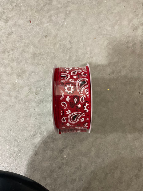 1.5 ” x 10yd red paisley Wired Ribbon - RG1692R9