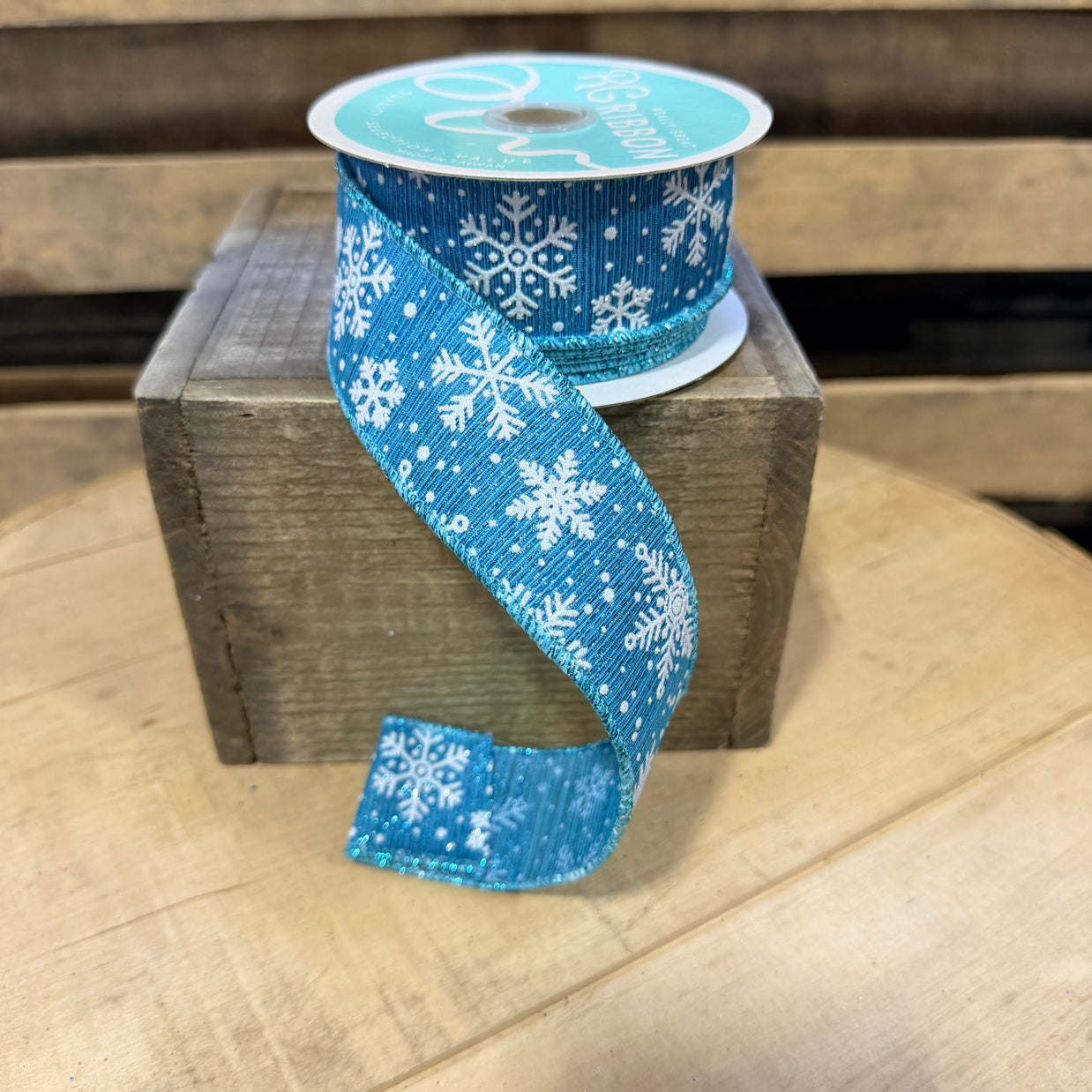 1.5" x 10Y Multi snowflake Wired Ribbon - RGE191734