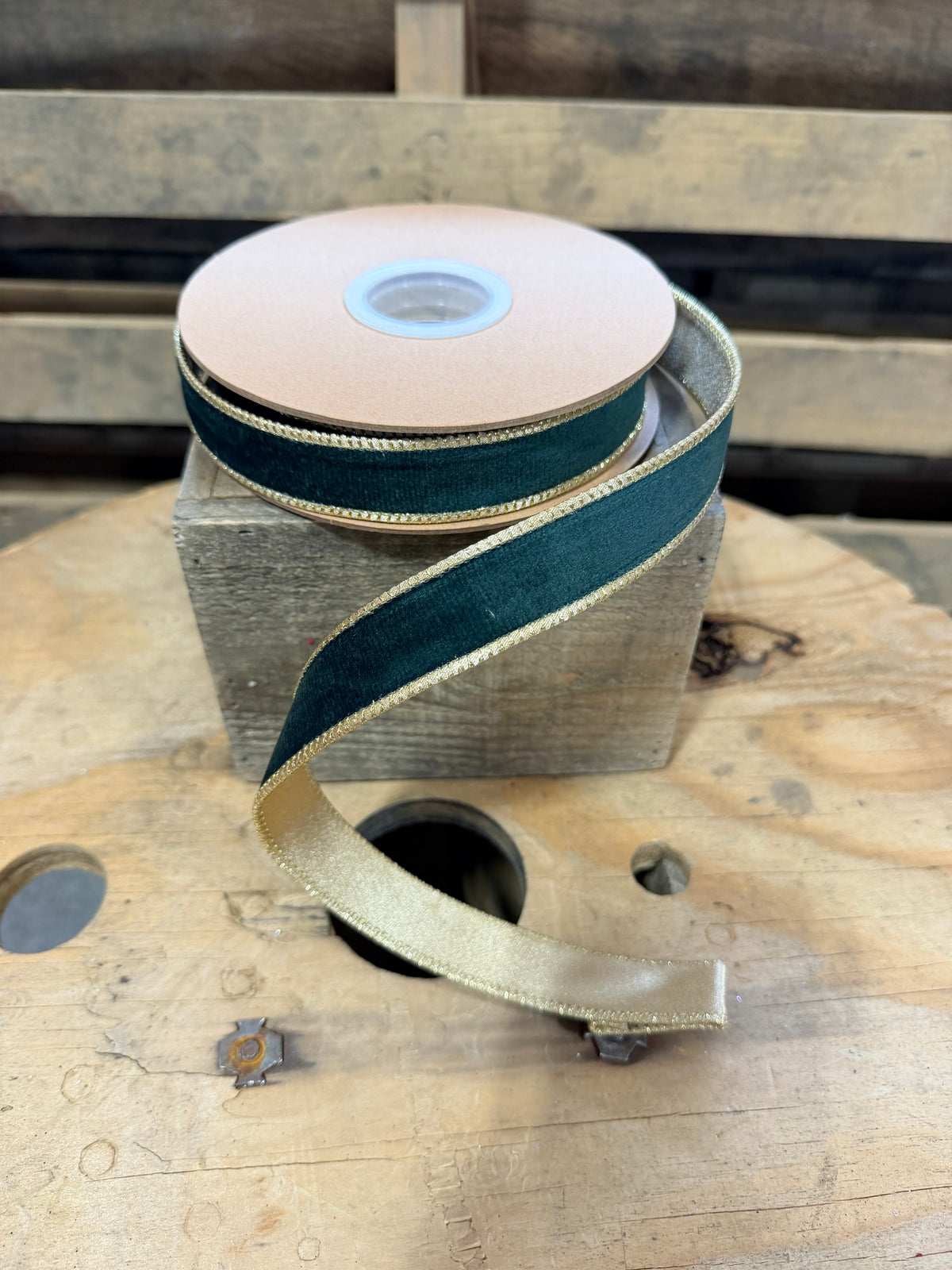 1" by 10Y Reversible Classic Velvet Wired Ribbon | Christmas Green/Gold wired ribbon - 7115W-589-25E
