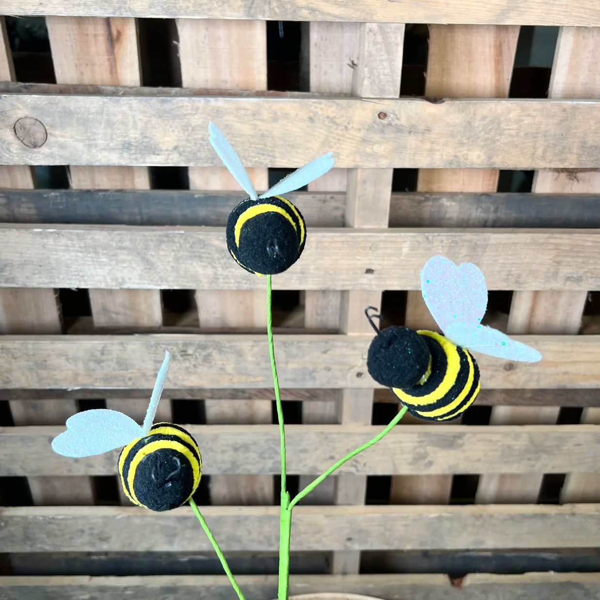 26" Bee Spray - 63581YWBKWT