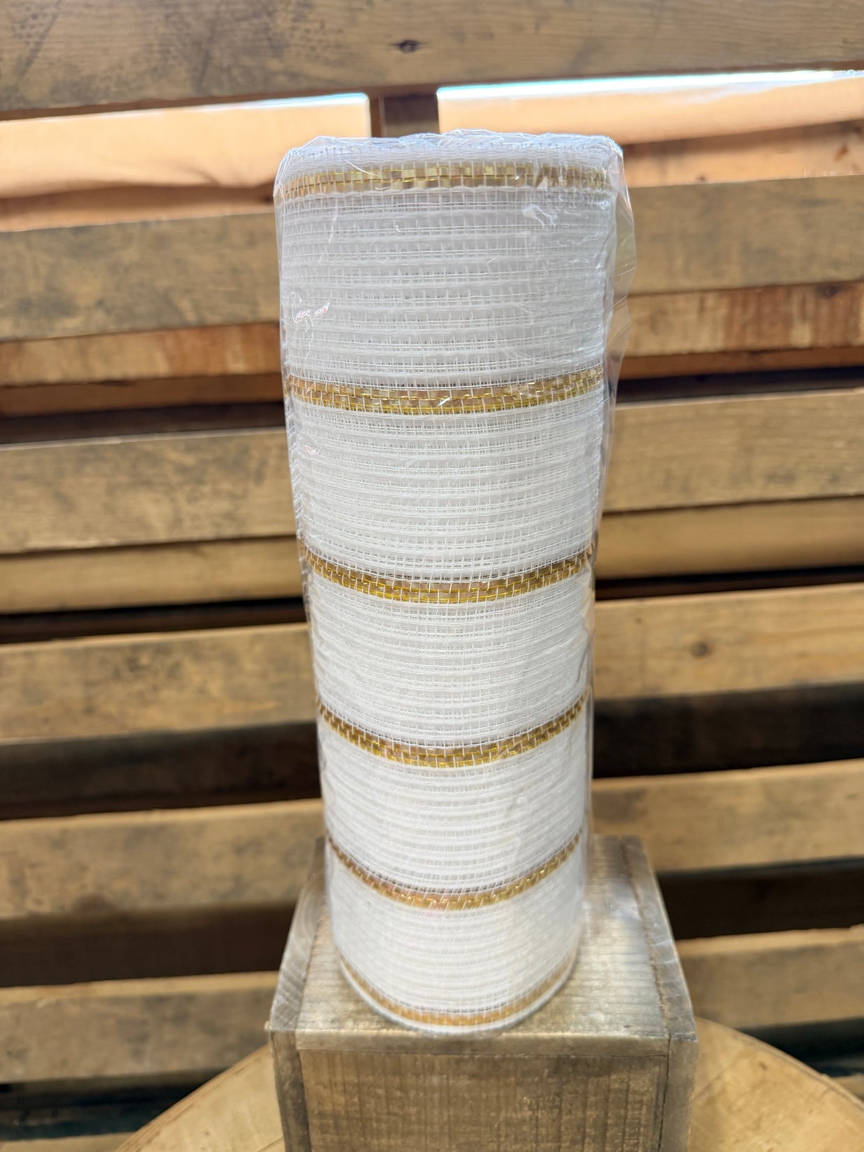 10" x 10Y Gold and White stripe mesh - RY8329N2