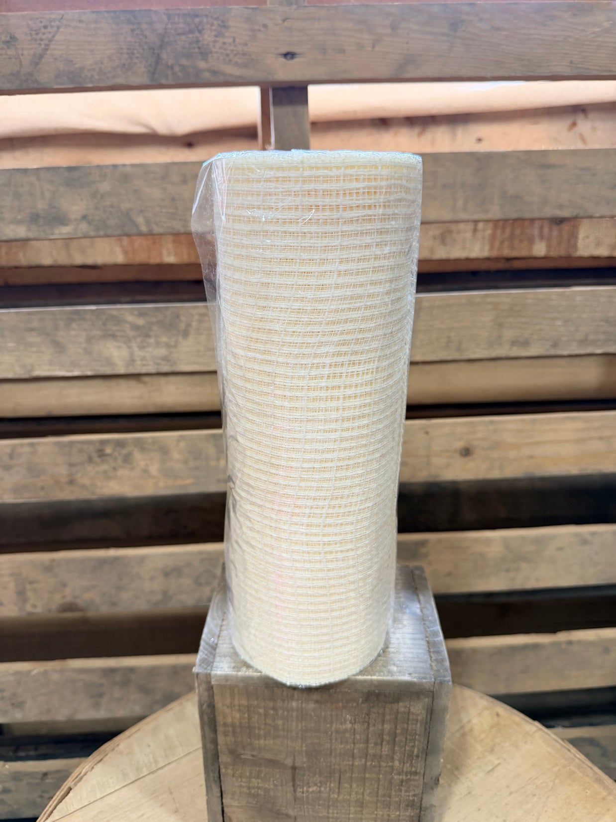 10" x 10Y cream check fabric mesh - RY831383