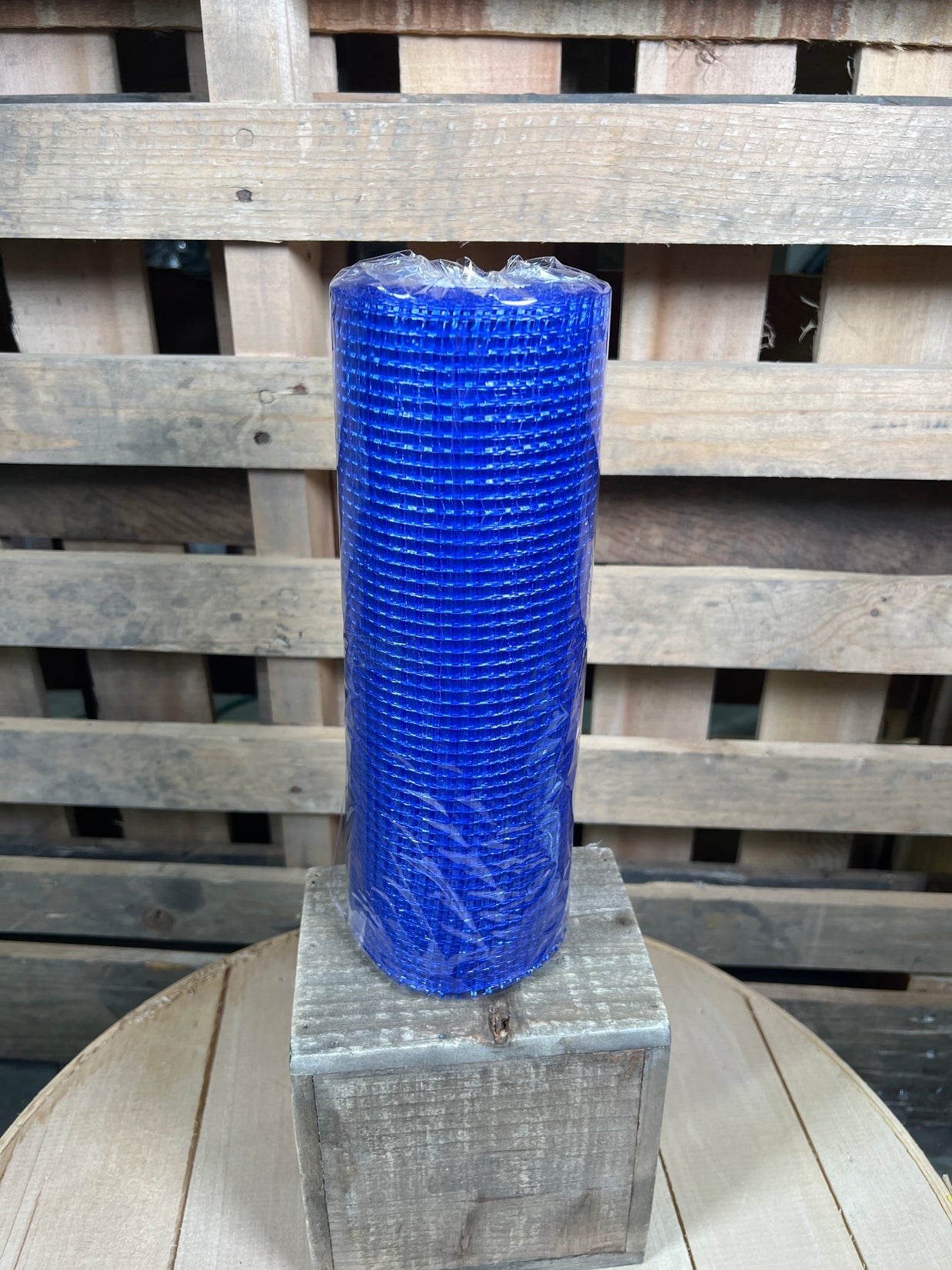 10"X10YD HORIZONTAL WIDE STRIPE MESH - ROYAL BLUE - RE890025