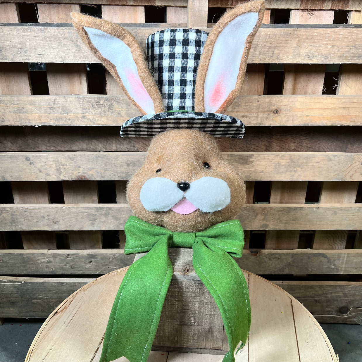 22"  Bunny Top Hat green w Bow - 662801BKWT