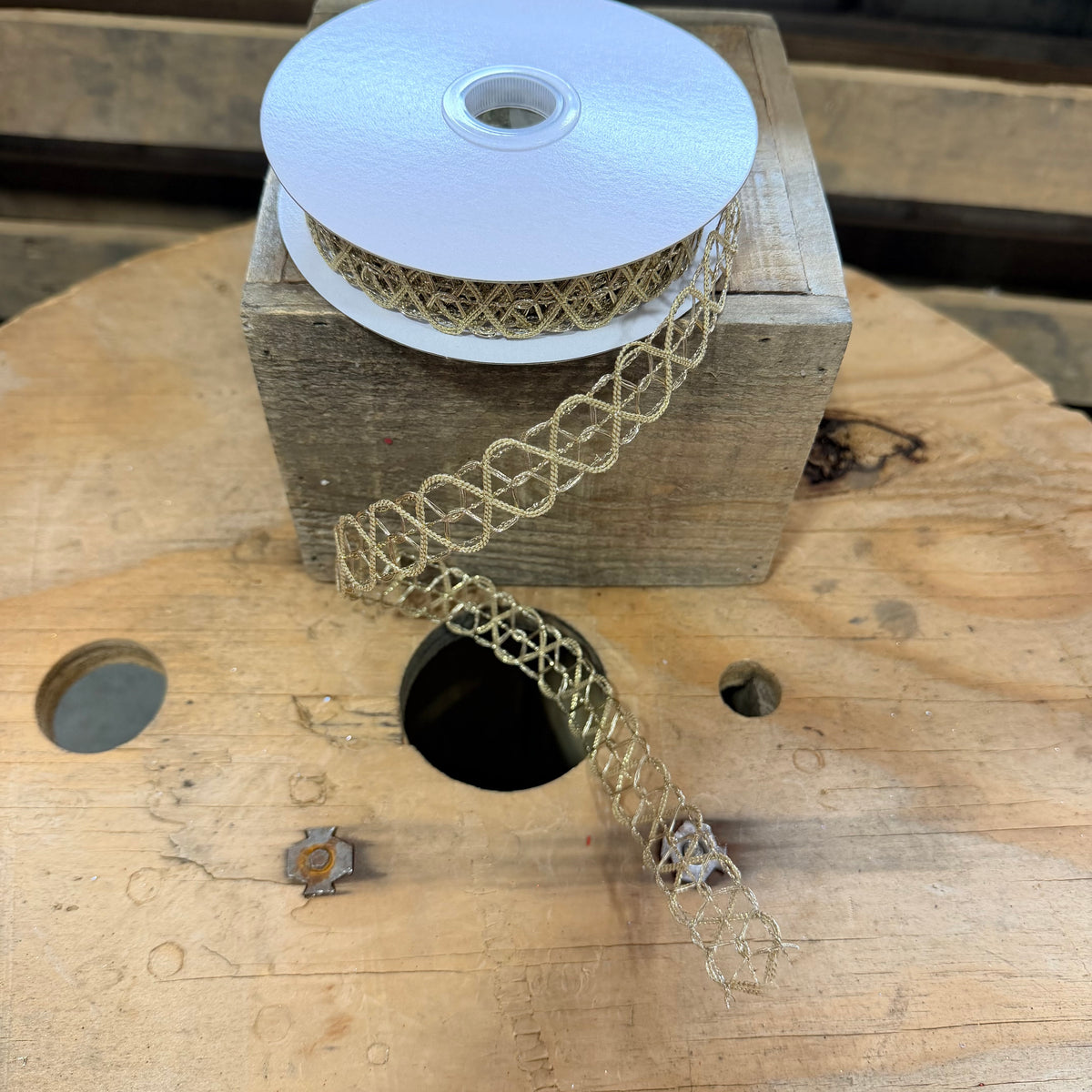 7/8" by 10Y Gold open weave wired ribbon - 77601-05-14