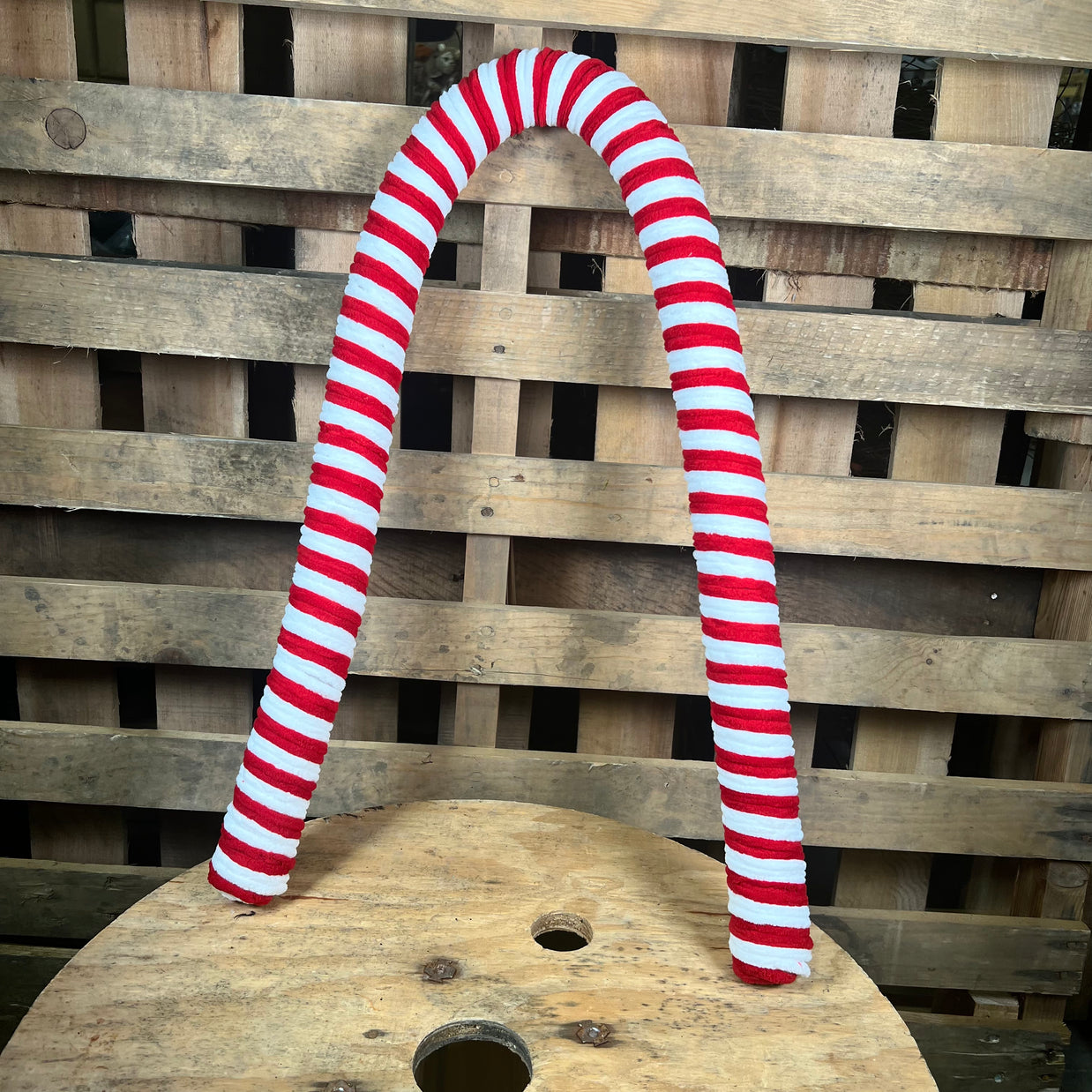 47"L RED AND WHITE VELVET/FOAM PEPPERMINT STICK WIRED - XP384432
