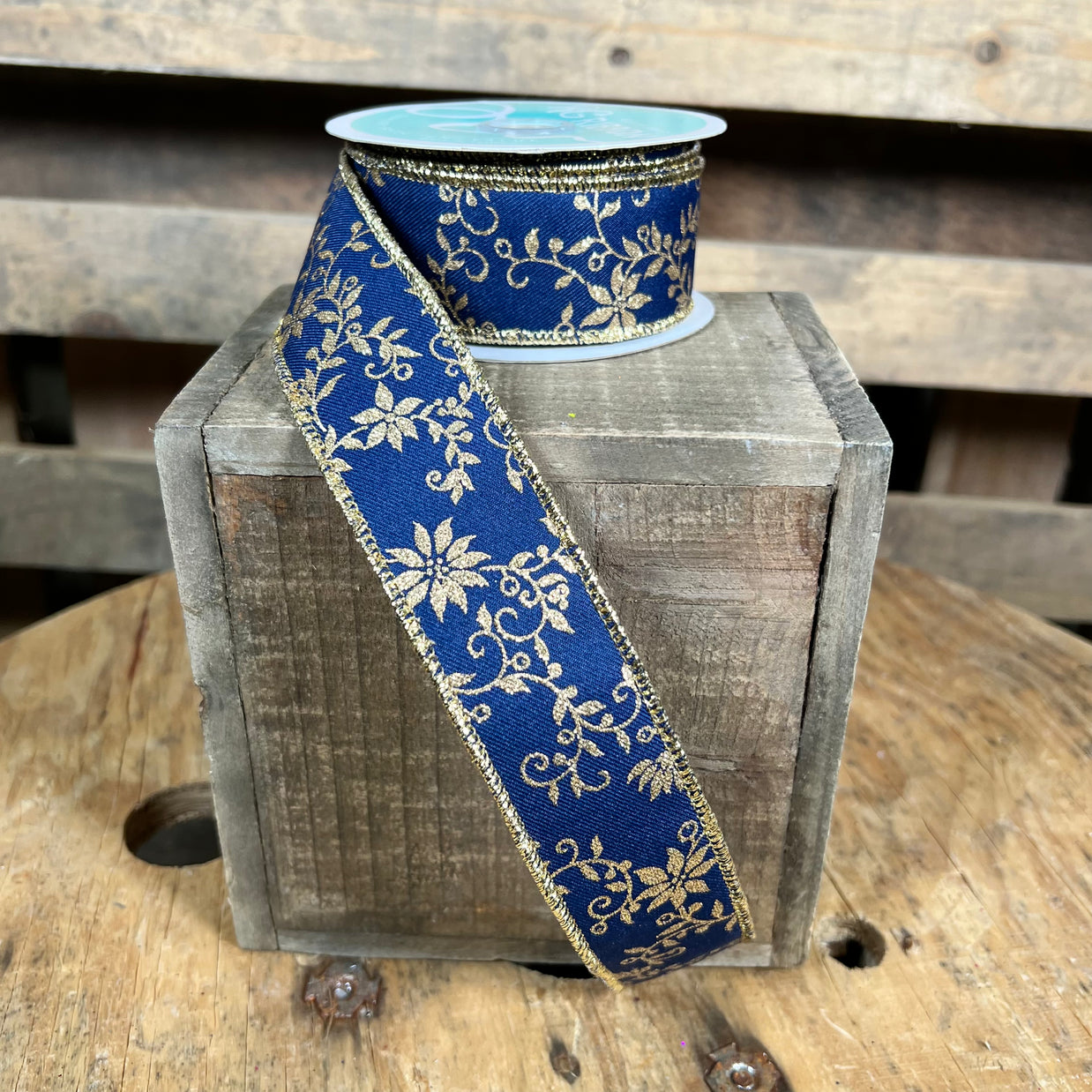 1.5 "X10YD navy blue and gold poinsettia Wired Ribbon - RGE110119
