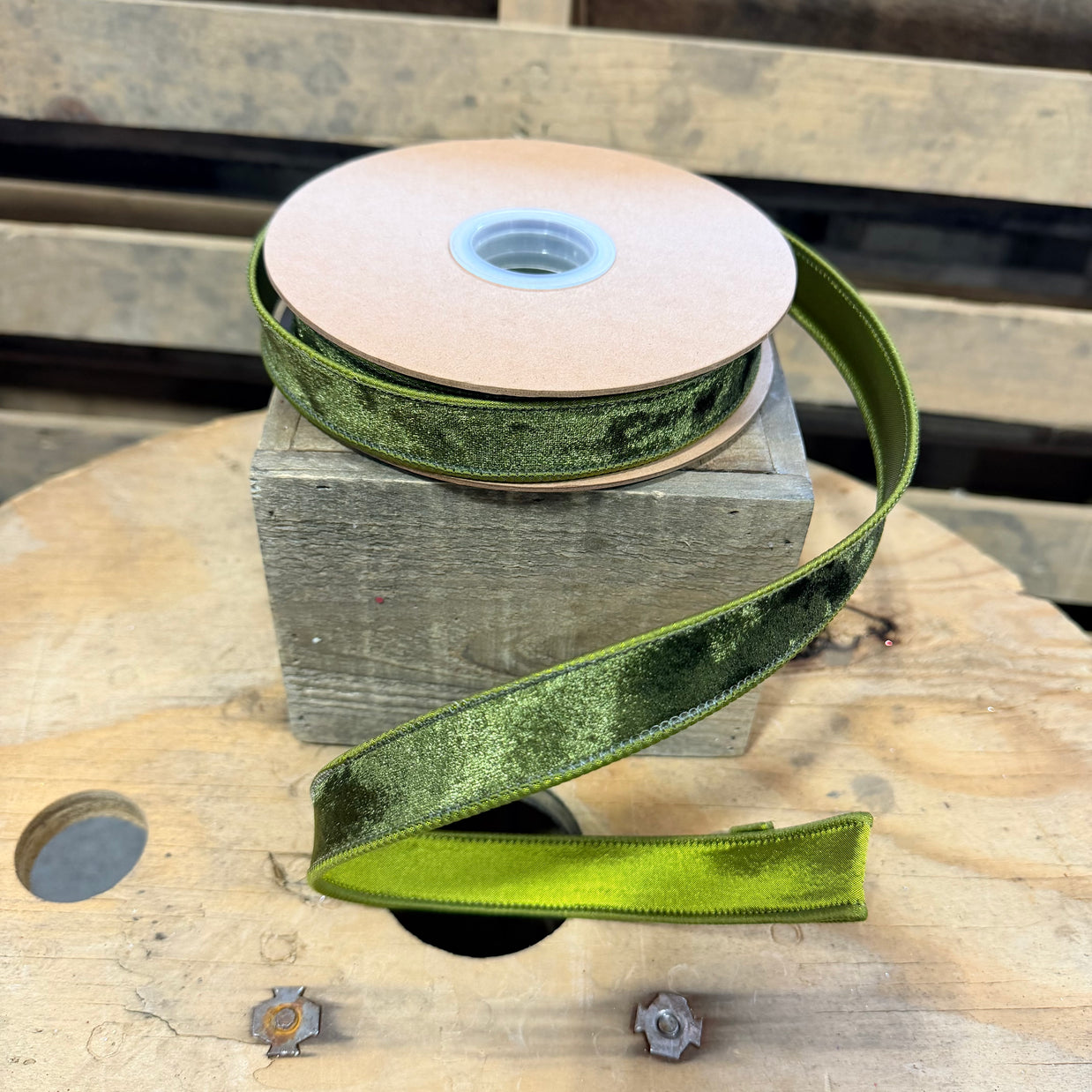 1" by 10Y Heritage Velvet Ribbon | Moss Green wired ribbon - 7005W-570-25E