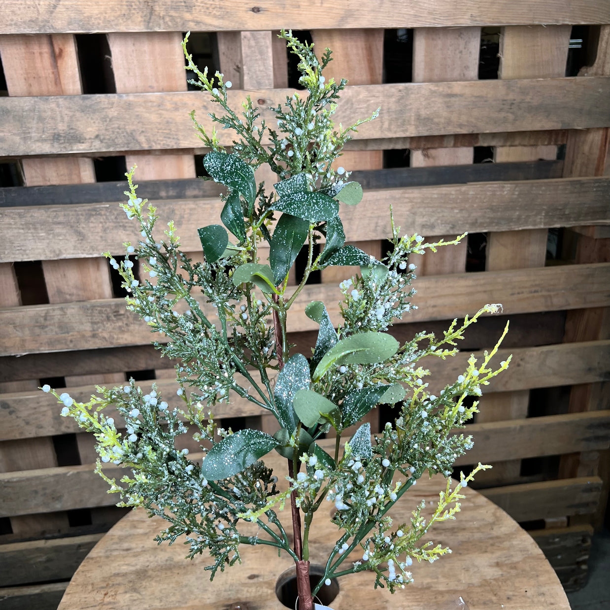 28"  Berry Cedar spray - 68522