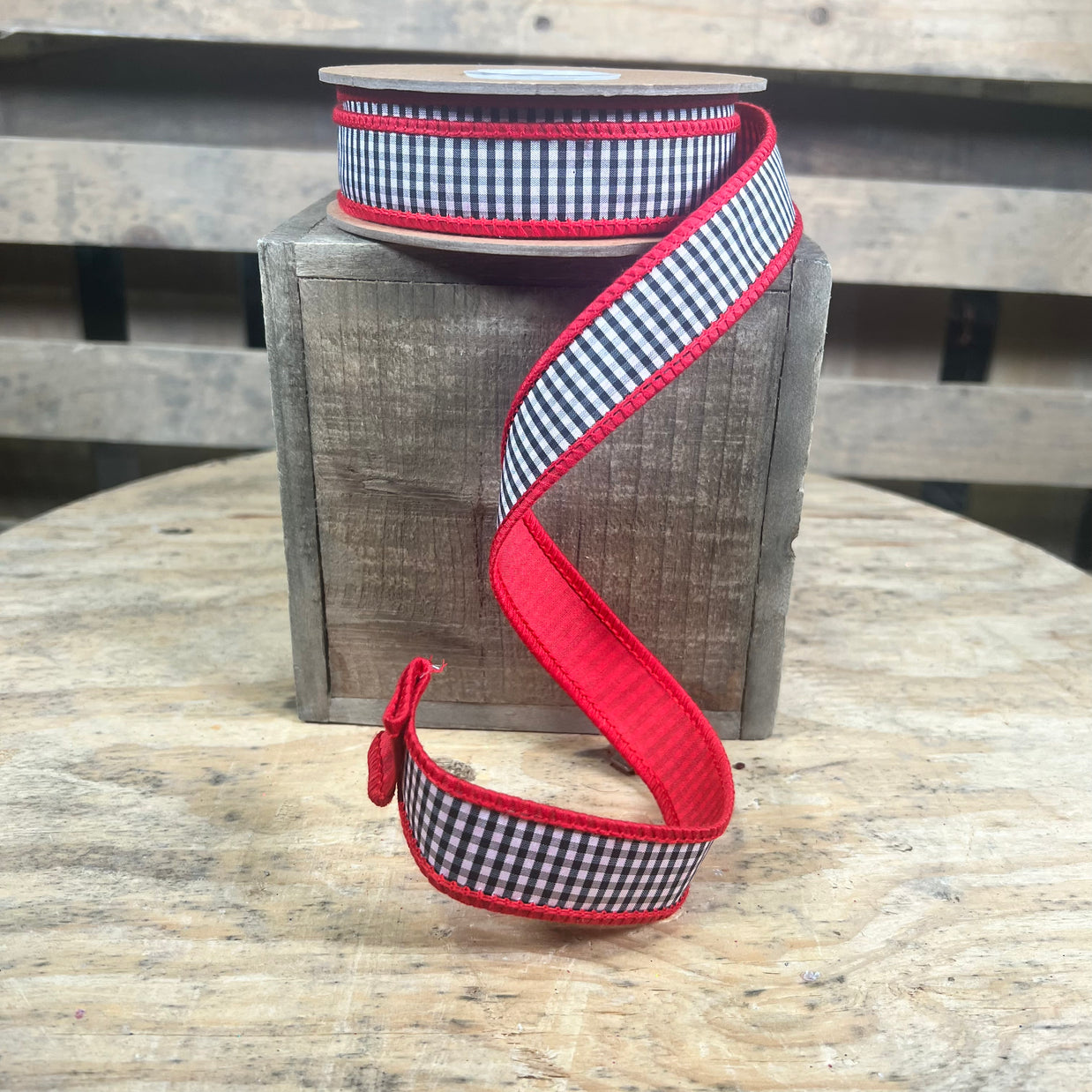 1” x 10yd Black/White Mini Check w/ Red Backing- 6920W-030-25E