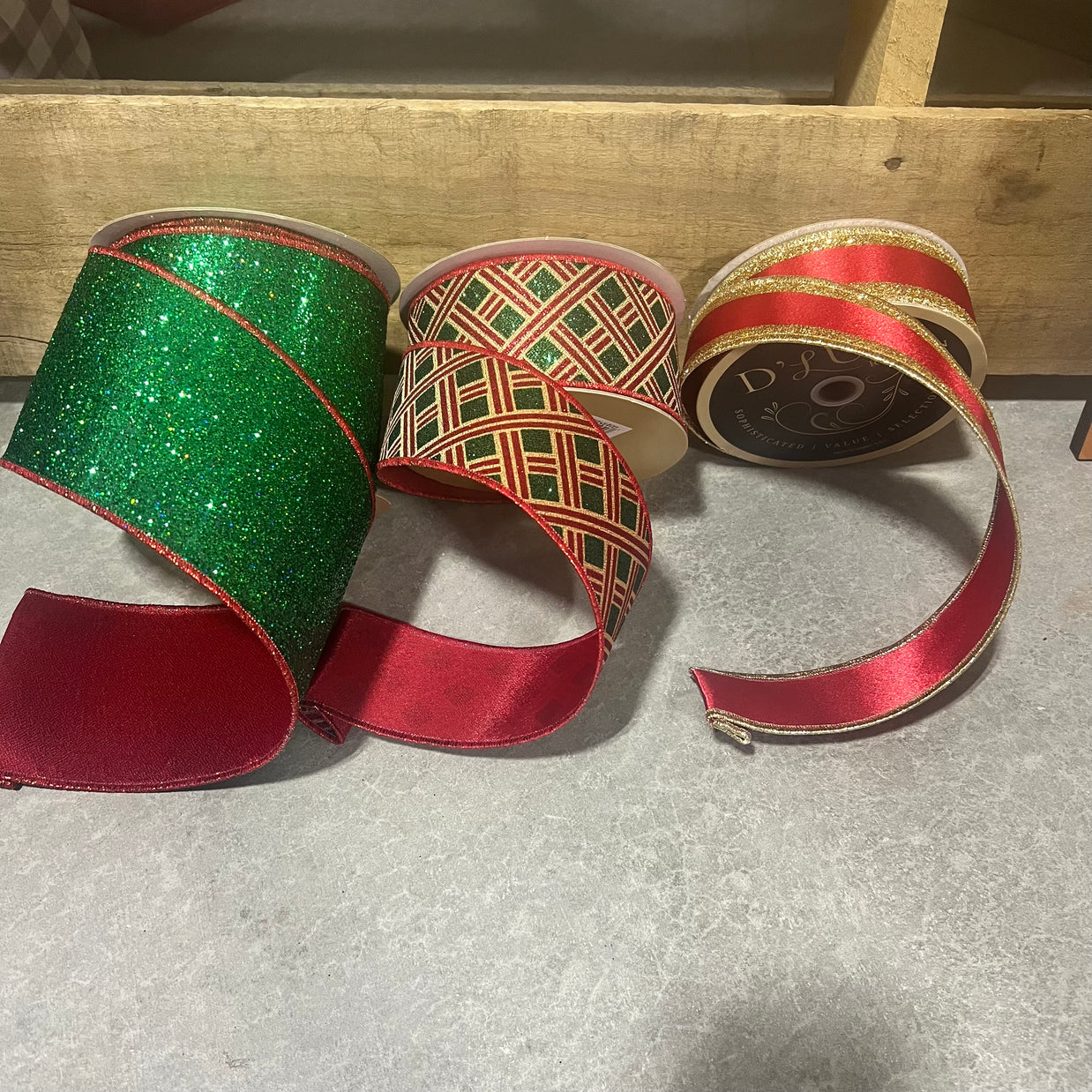 Traditional Christmas D’Lux ribbon combo box