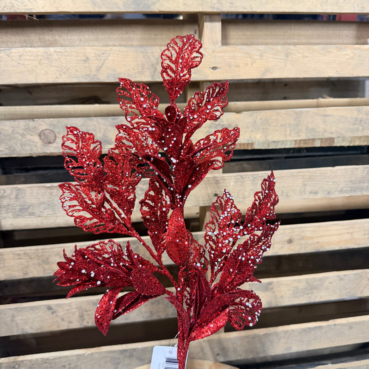 XMAS RED HOLLY LEAF SPRAY - 68393