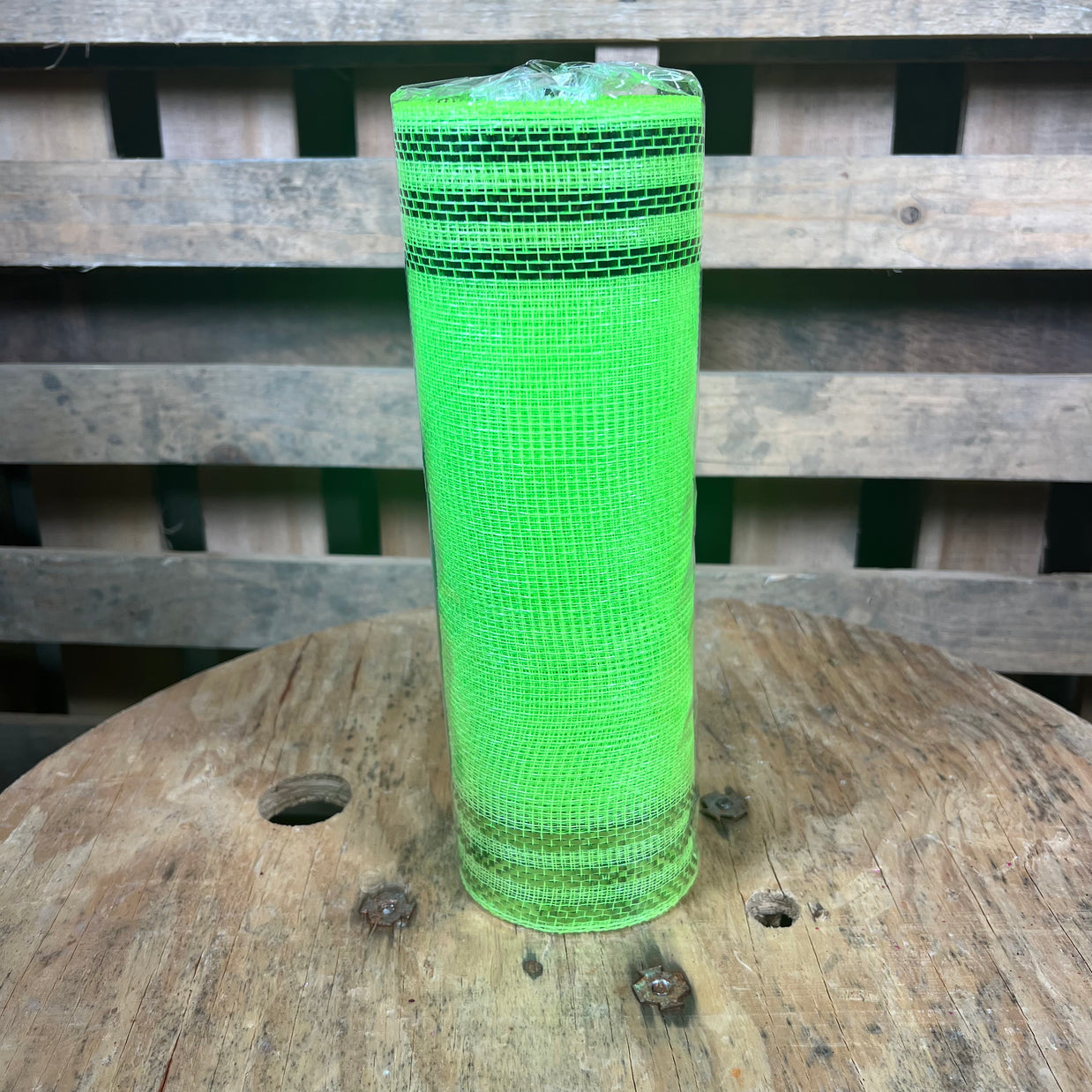 10"X10YD LIME GREEN FOIL BOARDER STRIPE  MESH - RE850271