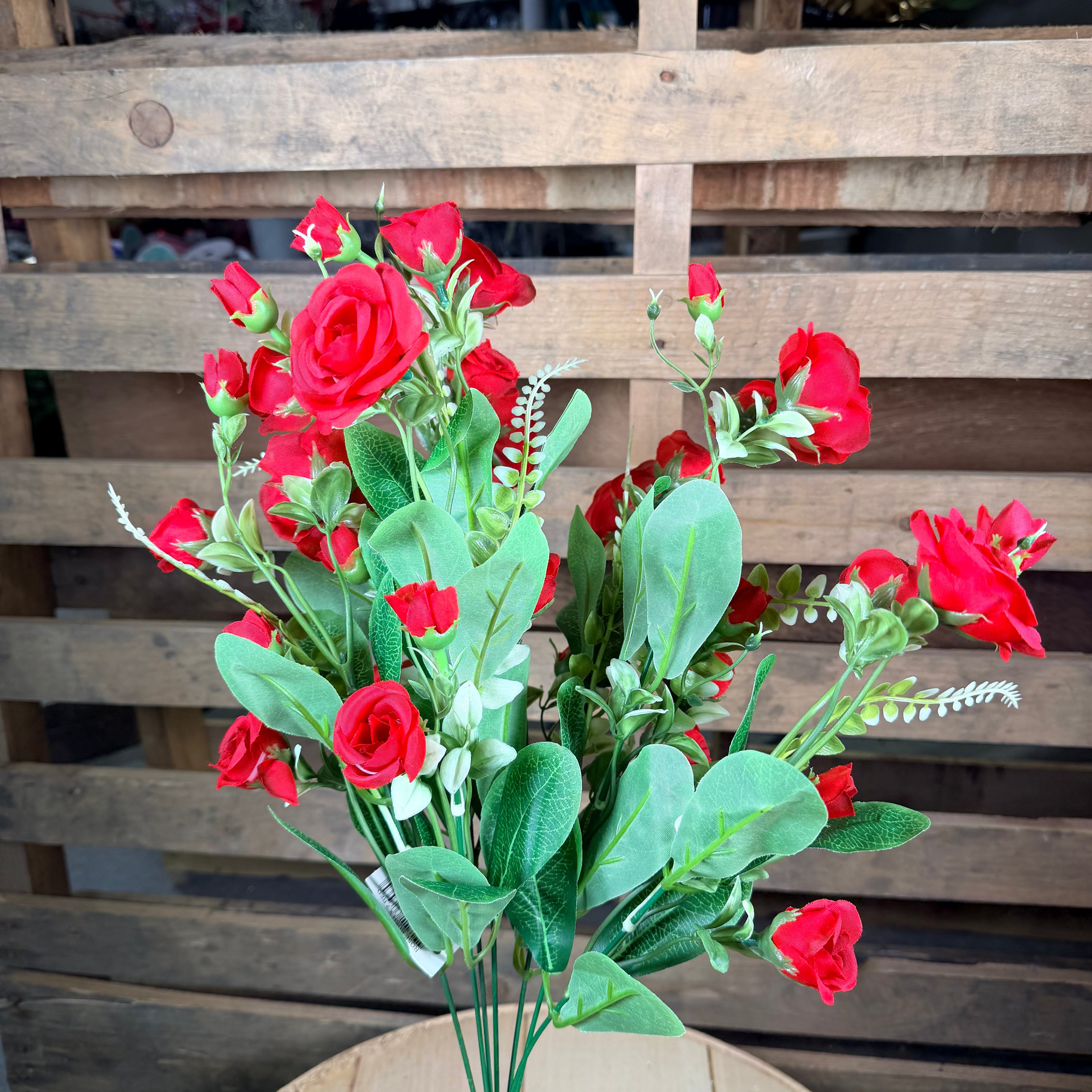 Red rose bush - 37303