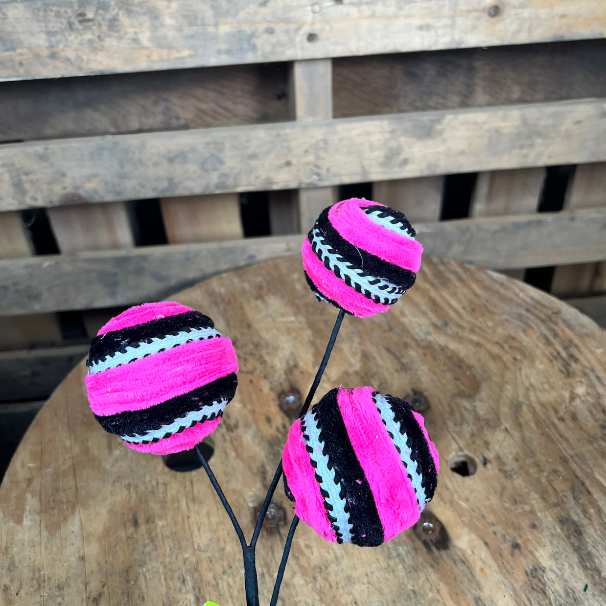 17in pink and black velvet ball spray - 57246BTBK