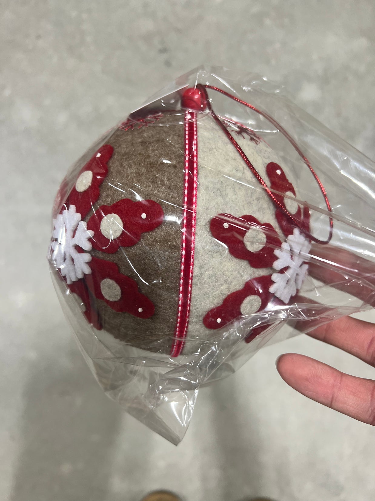 5.5" SNOWFLAKE BALL ORNAMENT - XJ5585