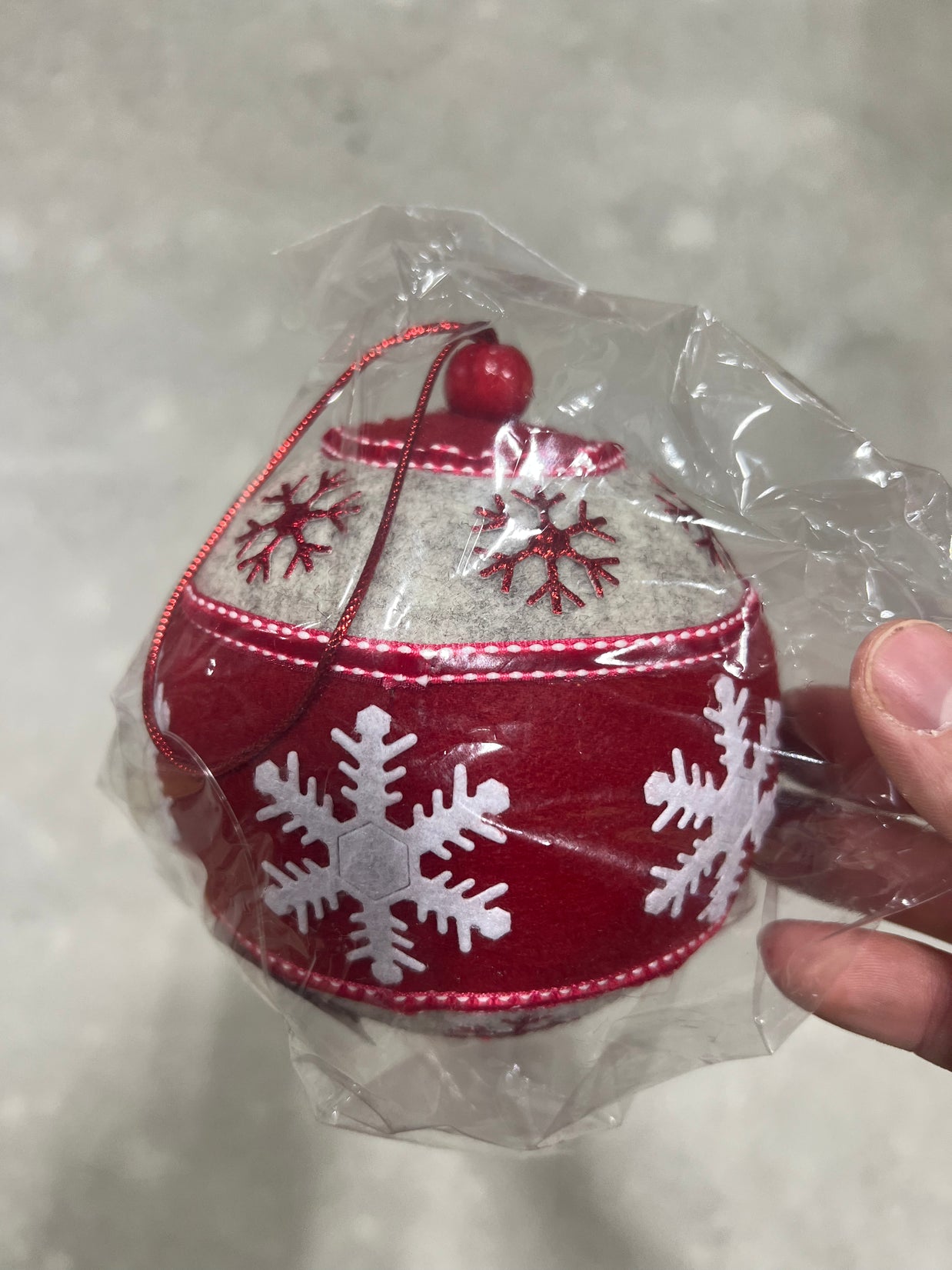 4.5" SNOWFLAKE BALL ORNAMENT - XJ5581