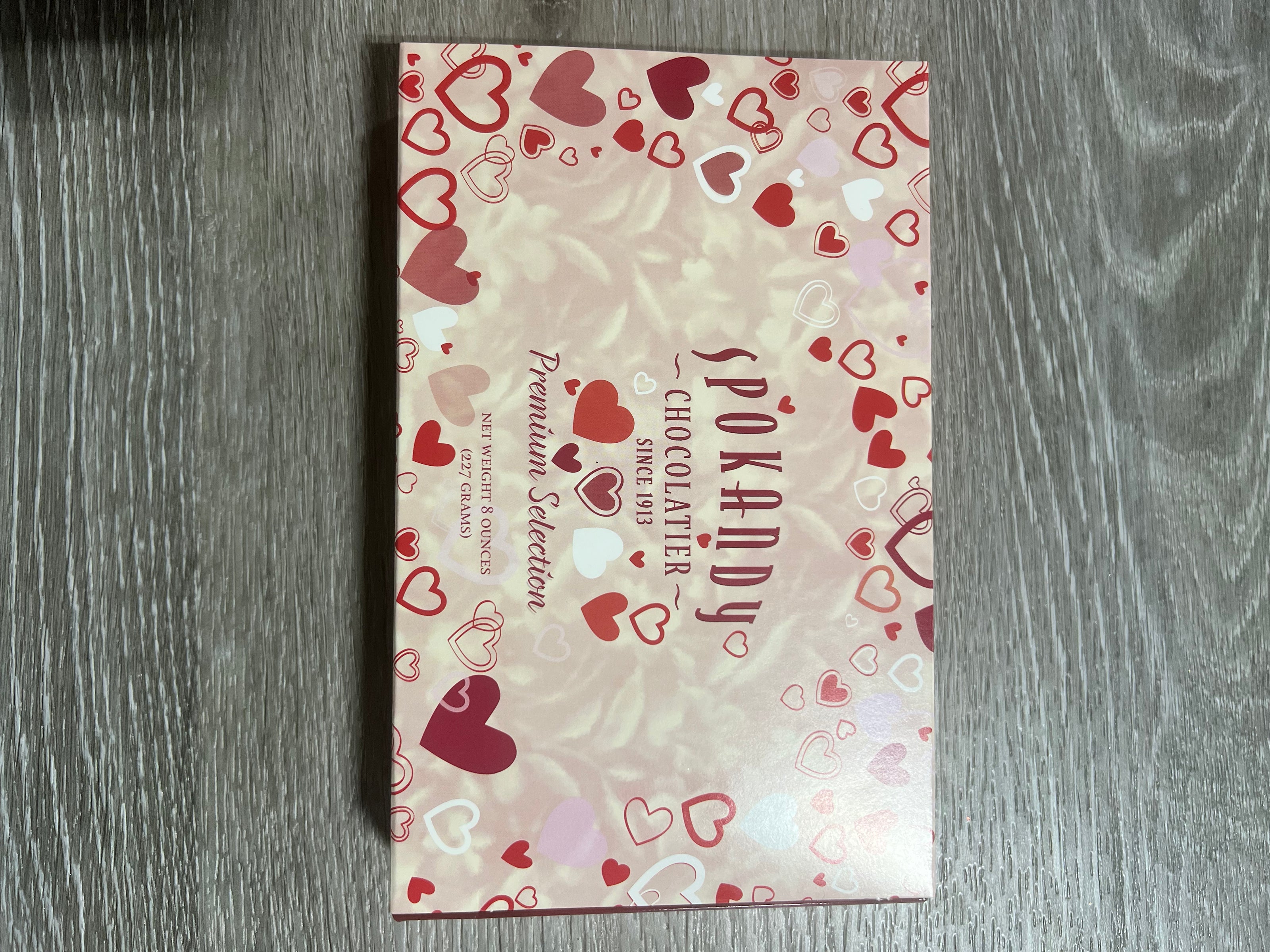 8 ounce valentines sleeve premium selection, chocolate box  - WV2615￼