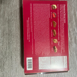 8 ounce valentines sleeve premium selection, chocolate box  - WV2615￼