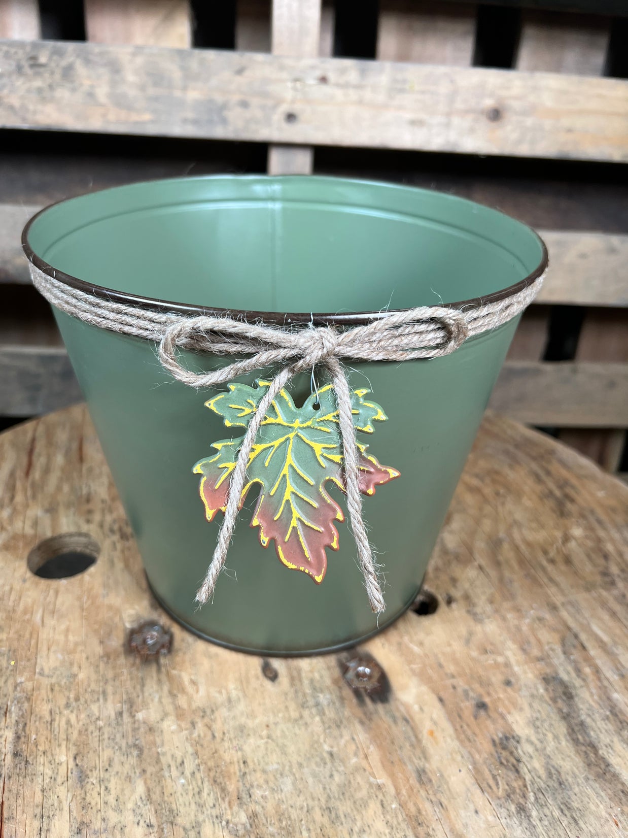 8.5in green fall metal container - 9750407GN