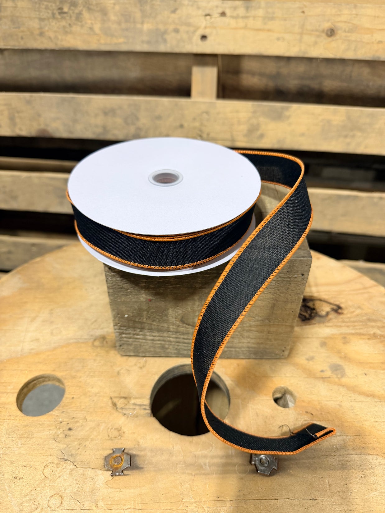 7/8" x 25Y black and orange  faux burlap Wired Ribbon - RC5005T2