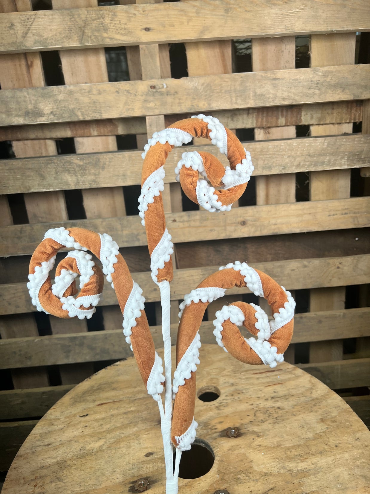 28”H gingerbread curly spray  - 86453BN