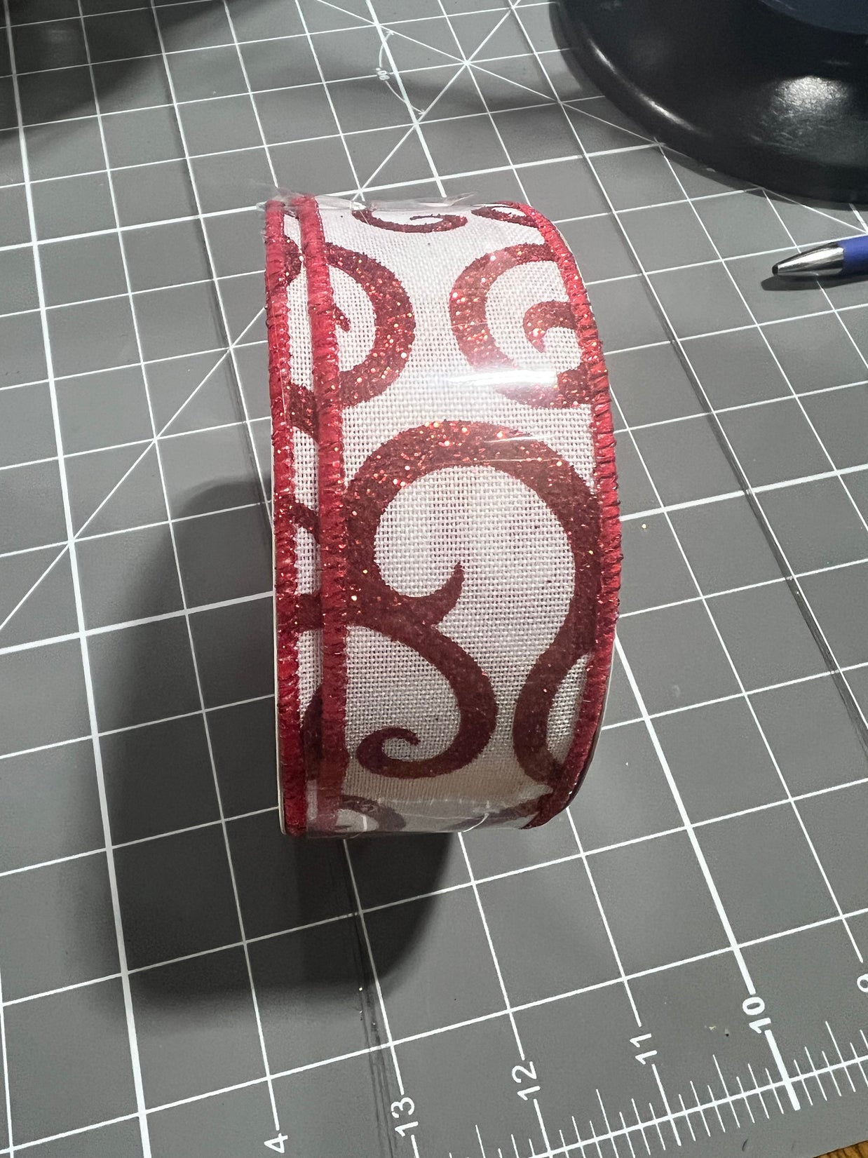 1.5”x 10yd red glitter swirl Wired Ribbon - RGF178667
