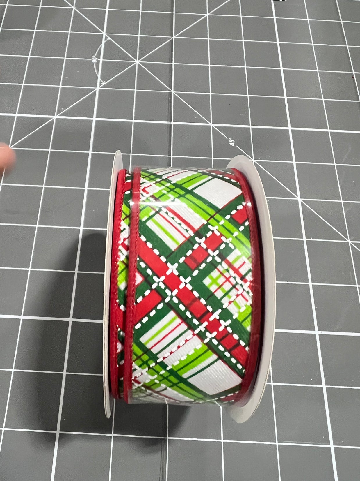 1.5”x 10yd diagonal dash plaid  Wired Ribbon - RGE184933
