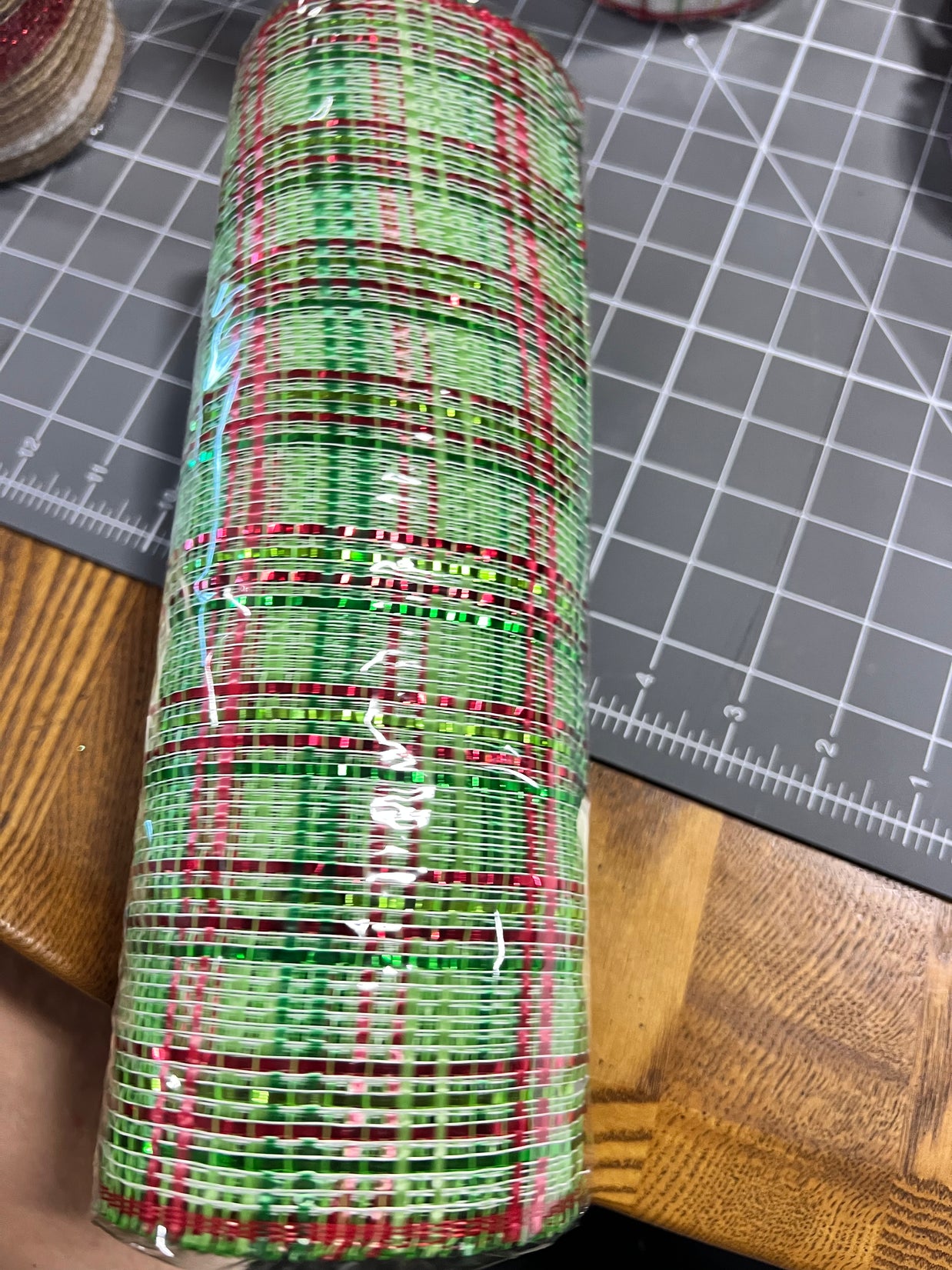 10" x 10Y Christmas vertical foil mesh - RE1368XC