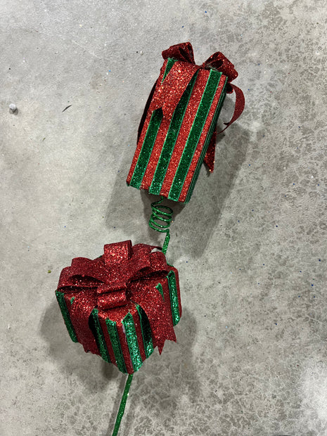27”H Christmas present spray - XS991961