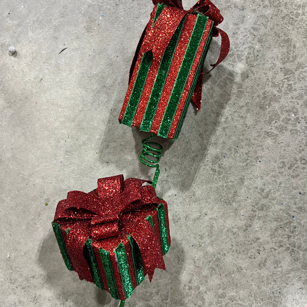 27”H Christmas present spray - XS991961