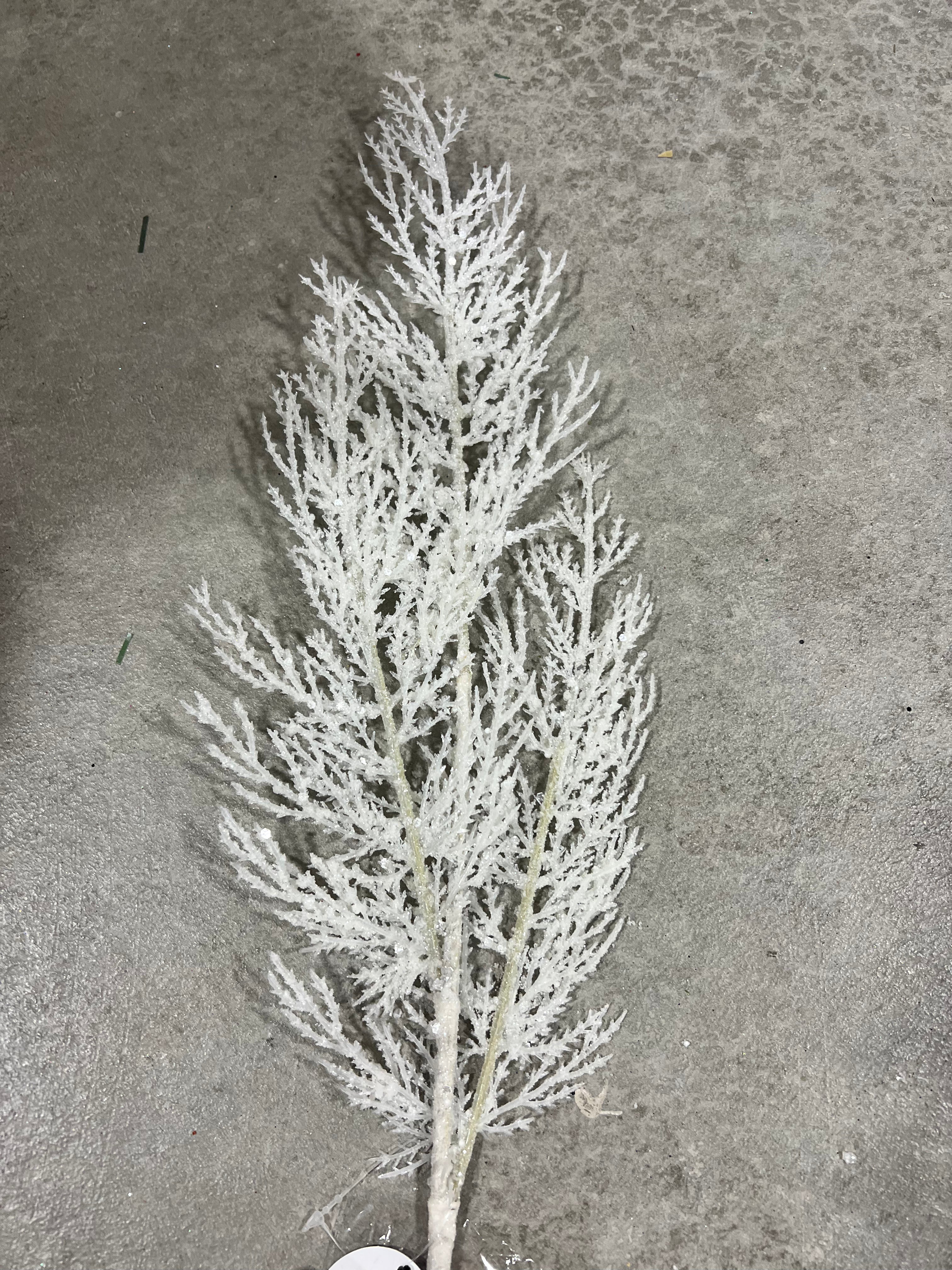 25.5 ”H white fern spray - DCSP3606WH