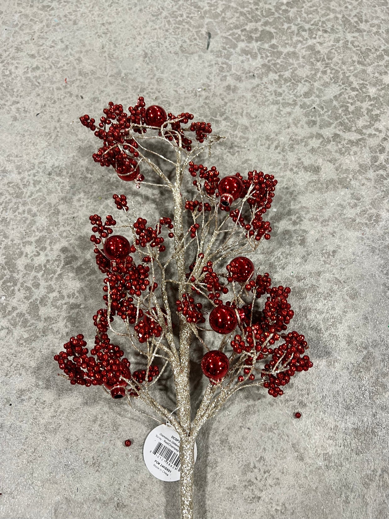 24 ”H red and champagne berry ball spray - DCSP3541