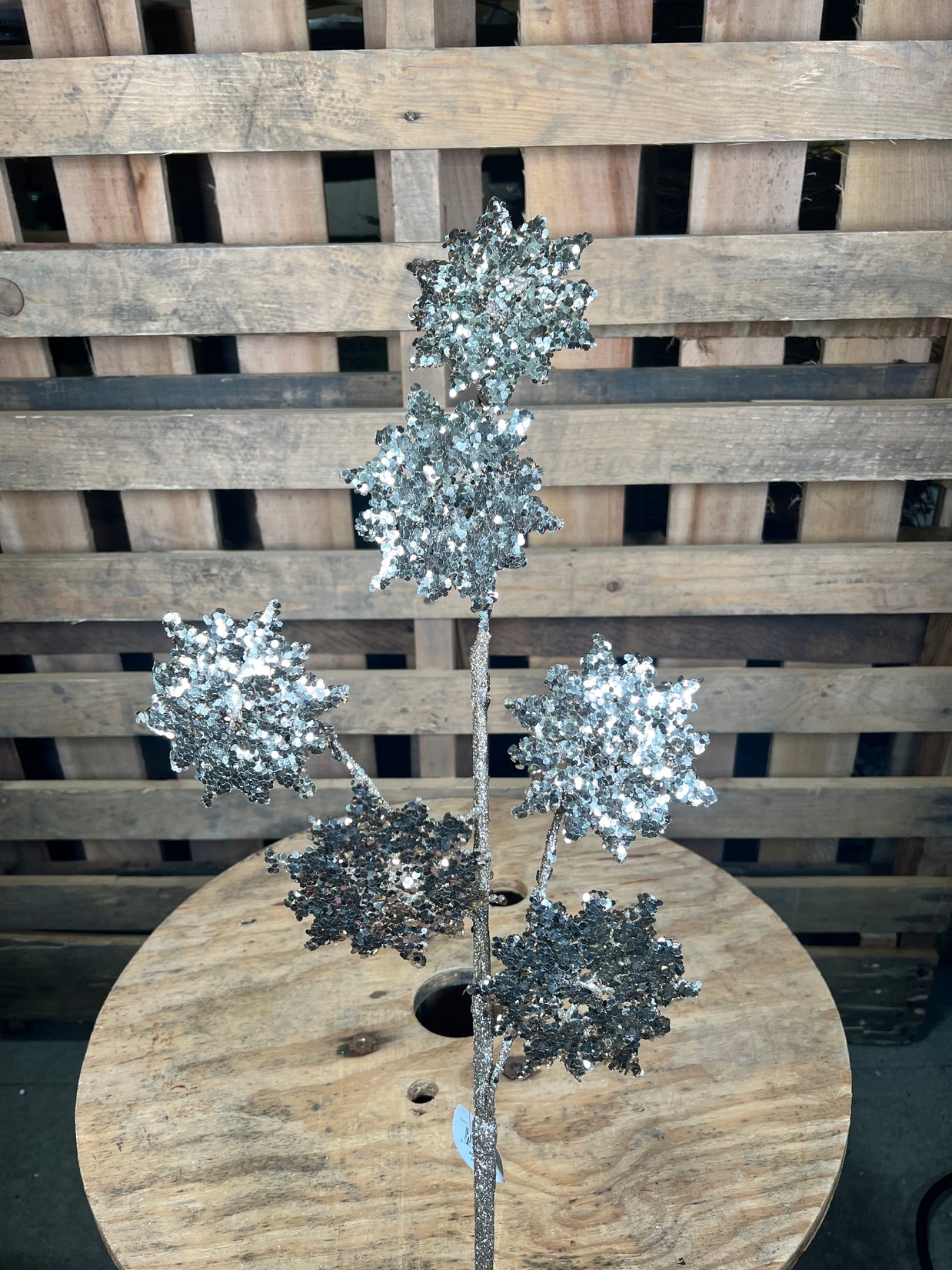 30.5” champagne glitter snowflakes spray - DCSP5014CH