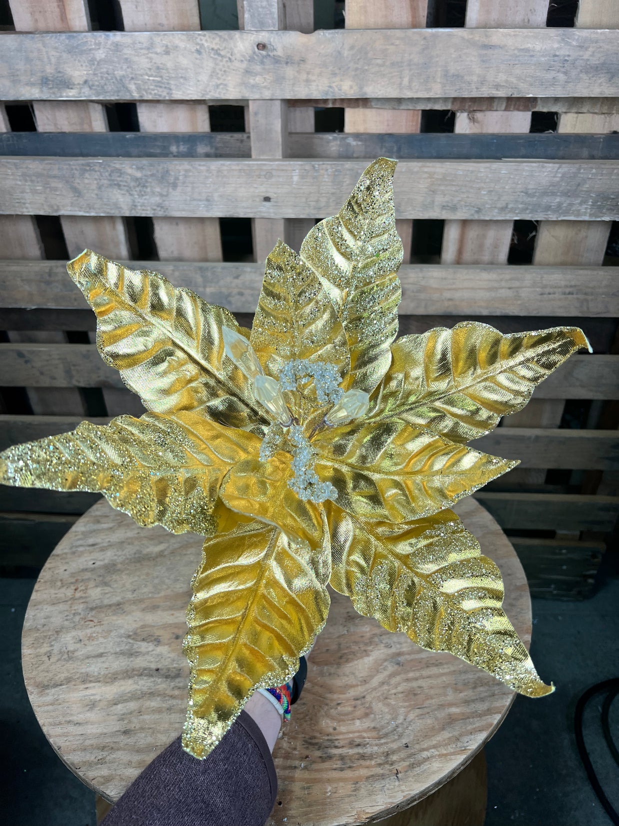 16” Wide gold crystal poinsettia stem- DCSP5038GD